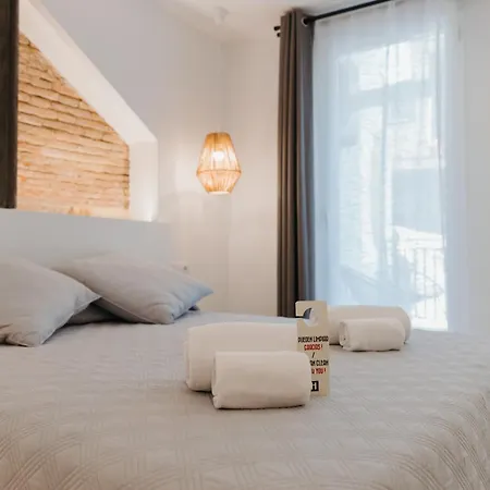 Hulot B&B Valencia Exterior photo